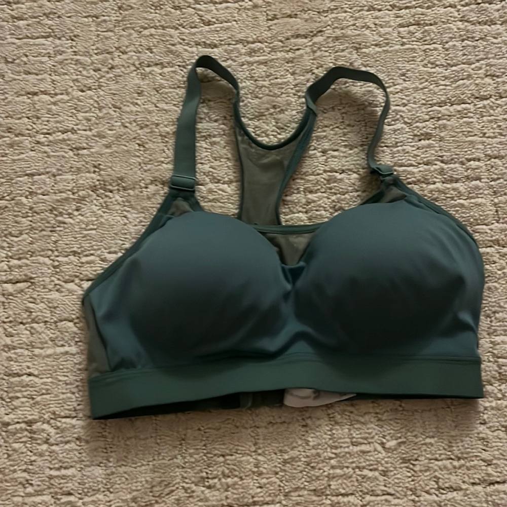 🪩 All in motion- Teal Sports bra small